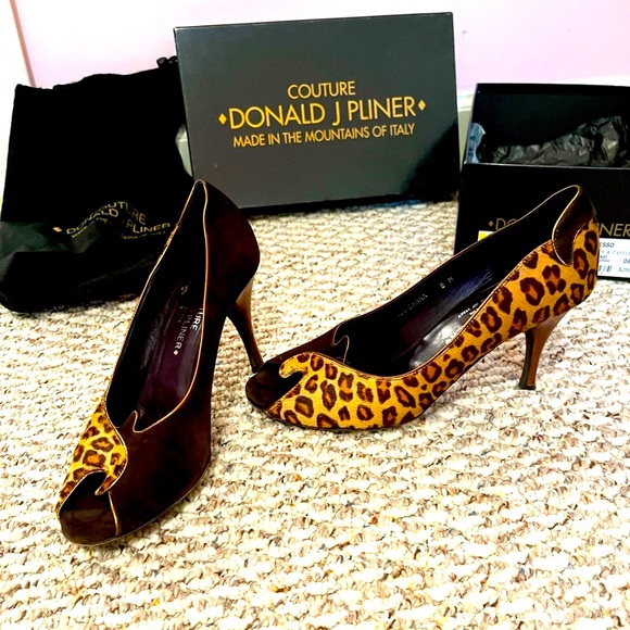DONALD PLINER COUTURE Animal Print and Suede Peep Toe Heels - Picture 4 of 13